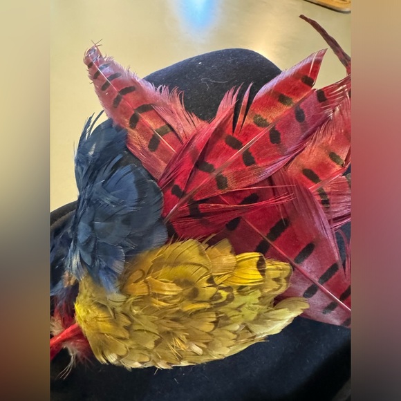 Vtg Ricki Original Black Fur Felt Merrimac Hat Colorful Feathers Half Bowler - Picture 5 of 10